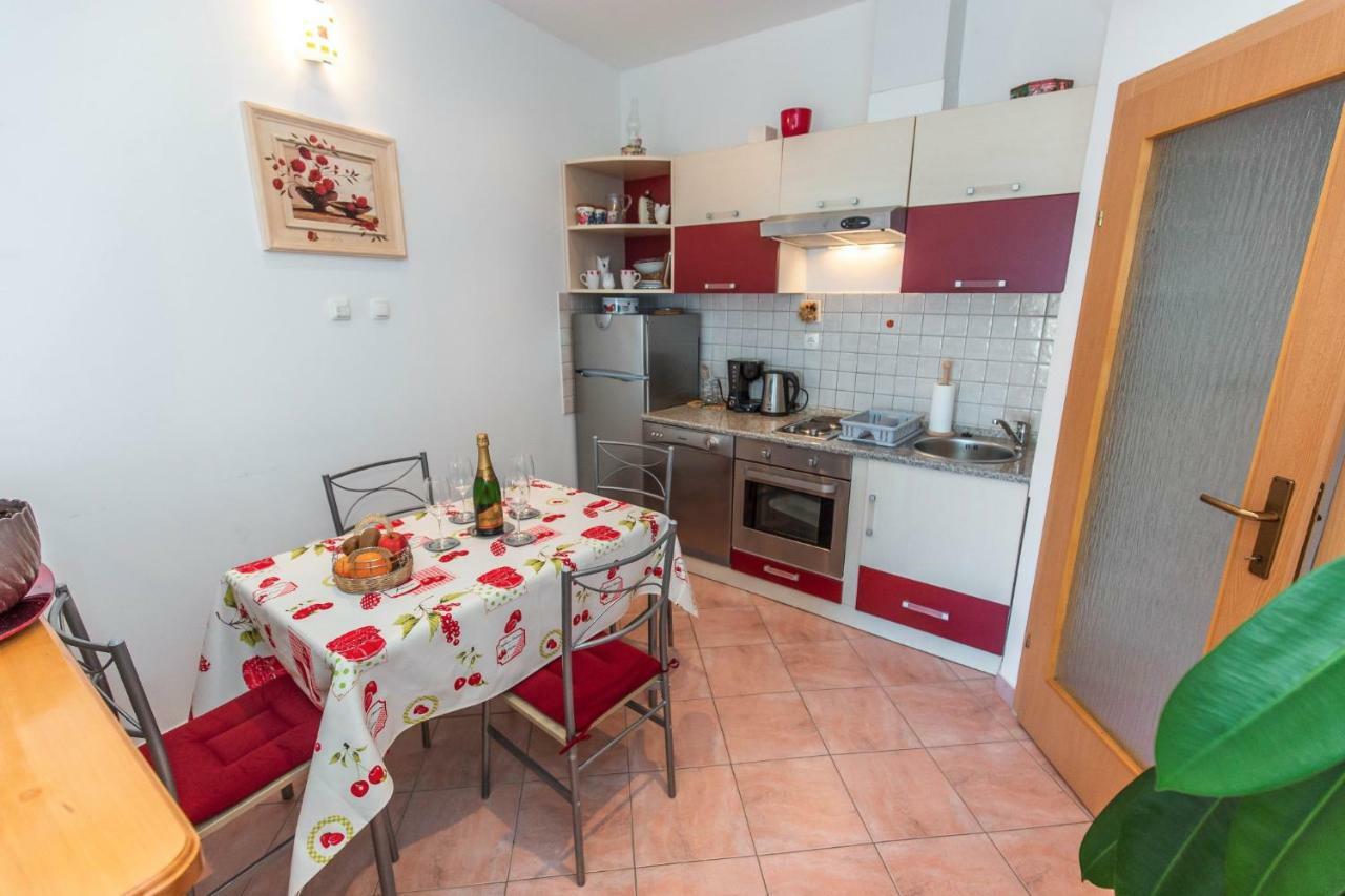 Apartment Jasna With Breathtaking Sea View, Terrace And Free Parking Hreljin Exteriör bild